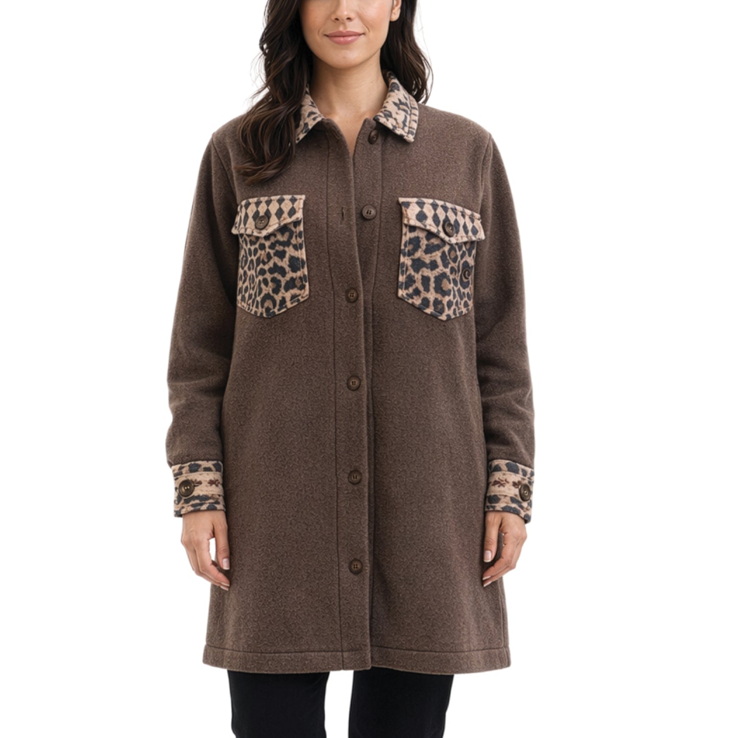 Chic wool coat with attractive leopard details